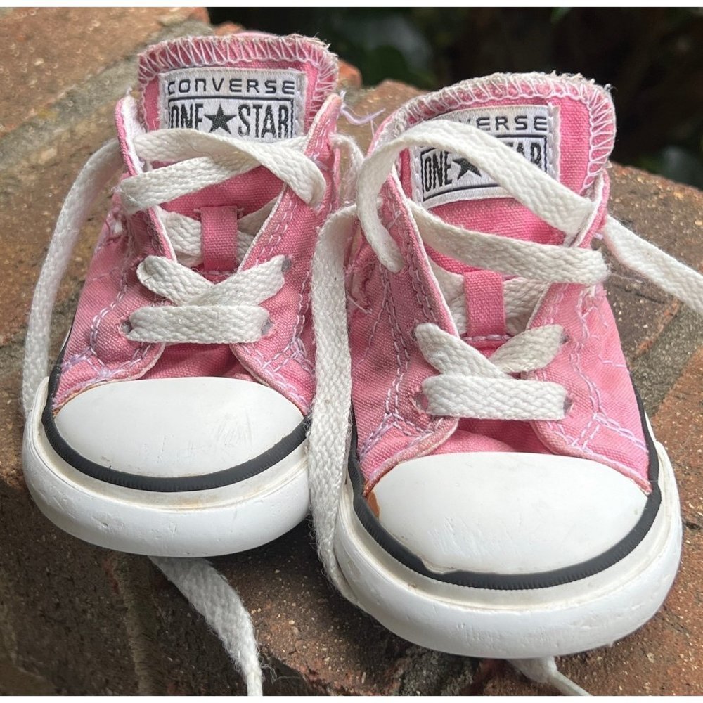 Infant Size 6 — PINK — Converse Allstars
